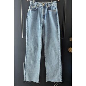 NA-KD Light Wash High Waisted 90s Style Straight Leg Jeans Raw Hem Y2K Revival